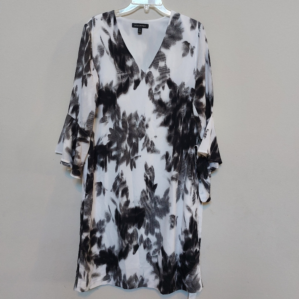BANANA REPUBLIC Black and White Floral Print Midi Dress Size Medium. - Picture 13 of 15